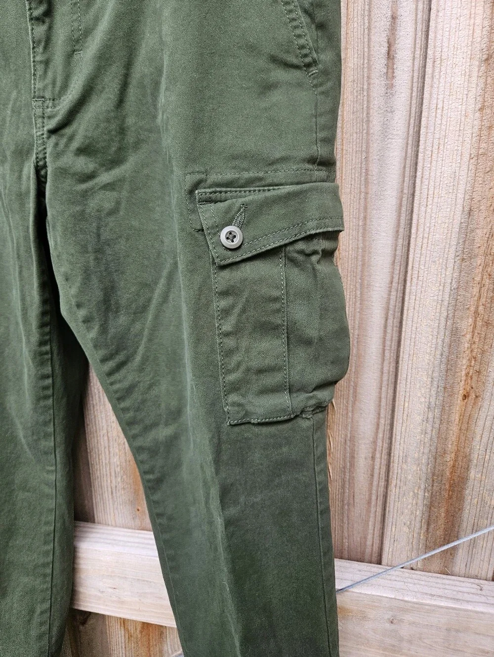 Amazon Essentials Men’s Olive Green Cargo Pants 31W x 28L